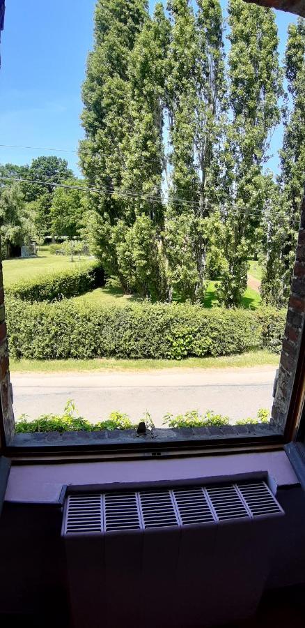 Chez Josie, 18mcarre Dans Longere Normande Francheville (Eure)
